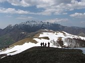 Da Fuipiano giro ad anello: Zuc di Valbona - Passo-Bocca del Grassello - Canti - Tre Faggi - 13 aprile 09  - FOTOGALLERY